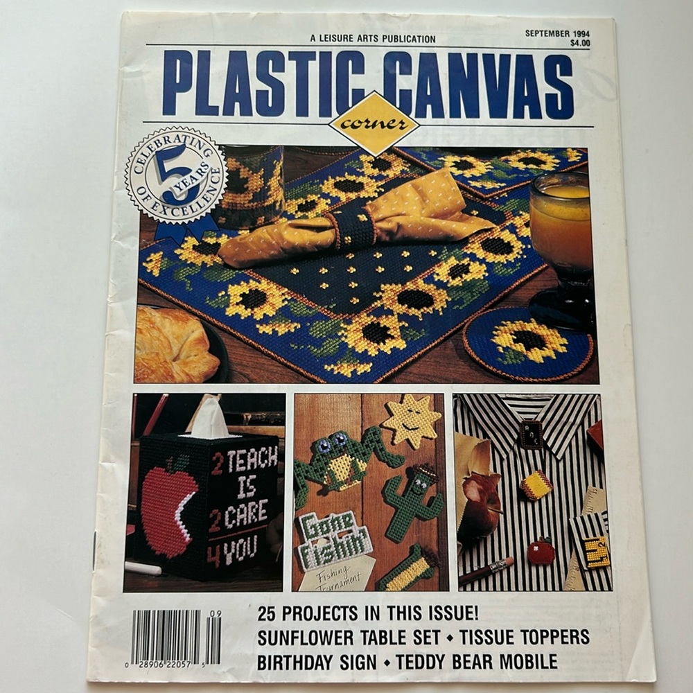 1994 Vintage Leisure Arts 25 Projects Plastic Canvas Magazine Booklet